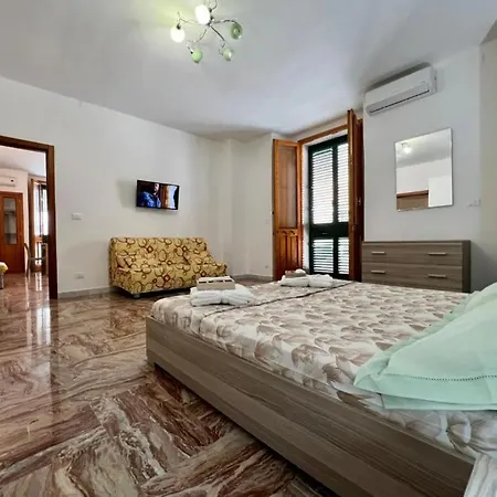 Riva Apartment *